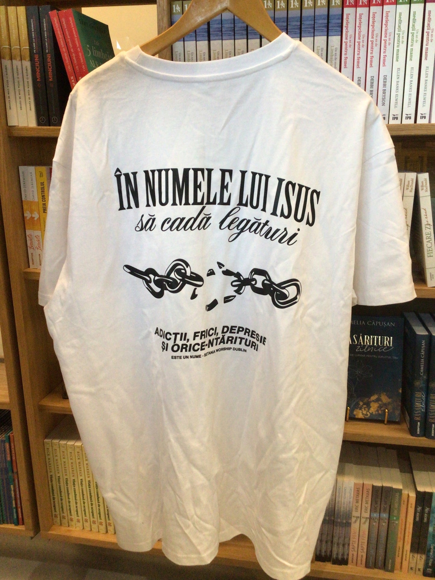 În numele lui Isus să cadă - tricou