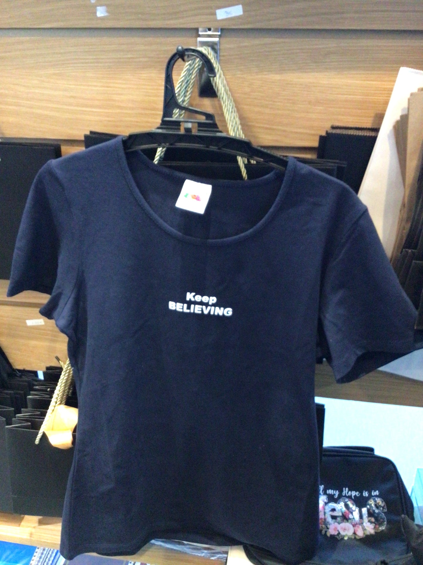 Navy ladies t-shirt “Keep believing”